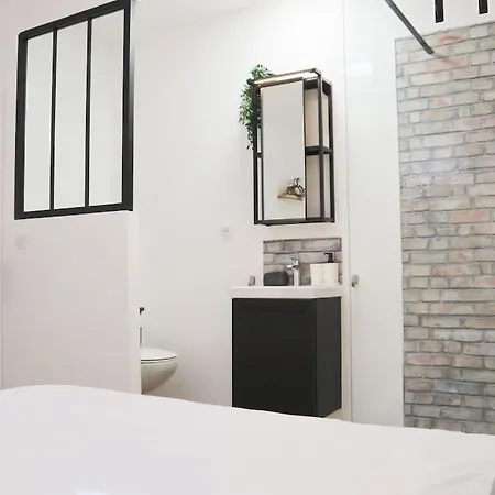 {le Factory}, Proche Euroairport Apartment *